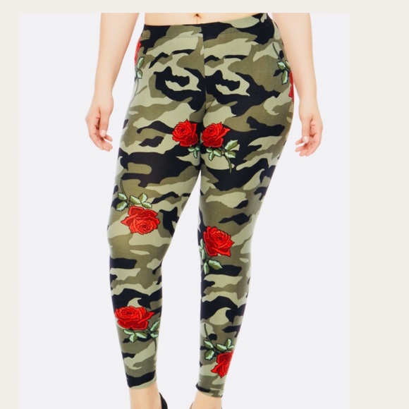 Plus Size Camo Floral Rose Print Leggings 1X 2X 3X - Picture 2 of 3